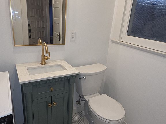 5th image of 838 N Lafayette Park Pl