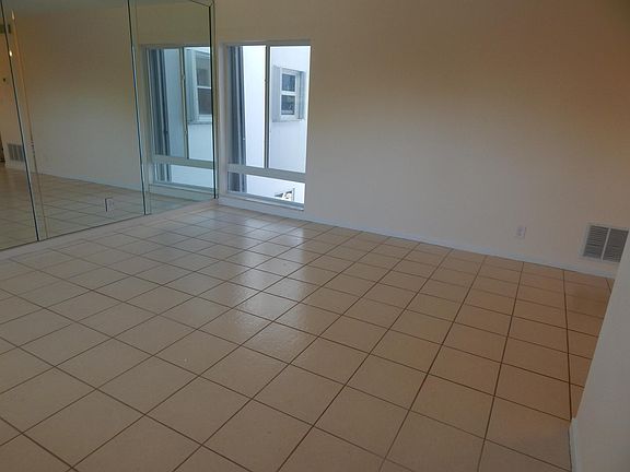 5th image of 224 Hibiscus Ave APT 257