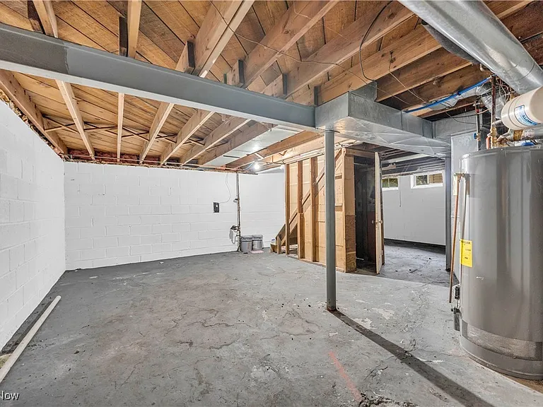 968 S Green Rd — Photo 16
