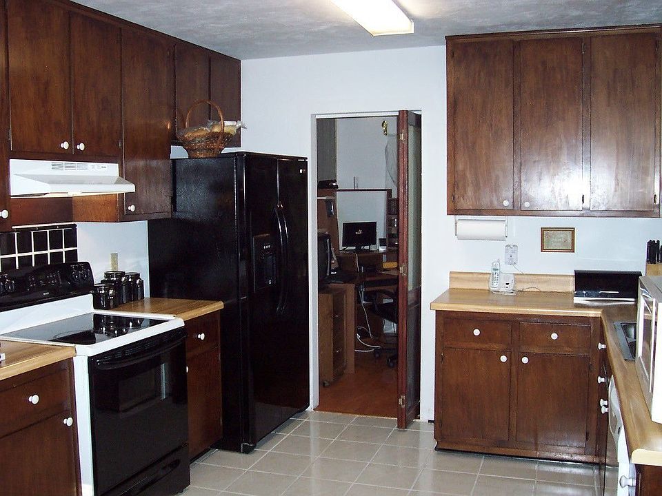1st image of 3278 Wood Hill Dr