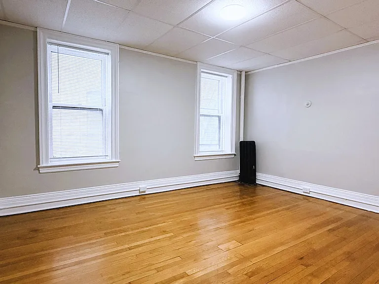 Willett Apartments — Photo 12