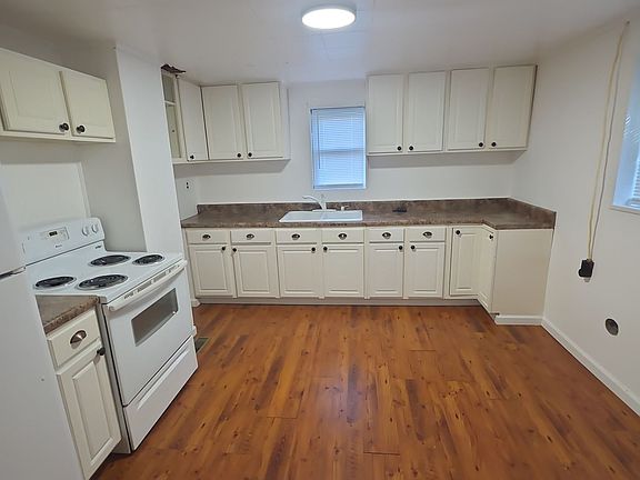 4th image of 613 Evans St