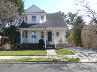 112 Butler St, Westbury, NY 11590