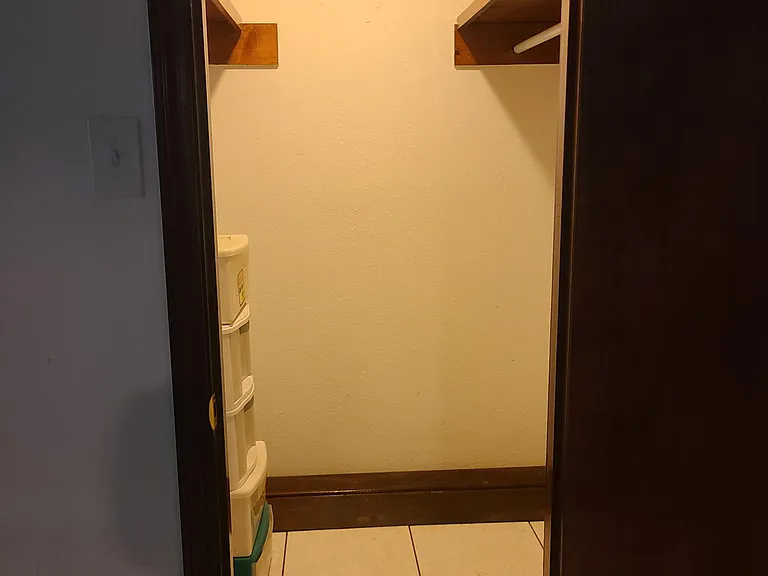 216 Enfield Rd — Photo 20