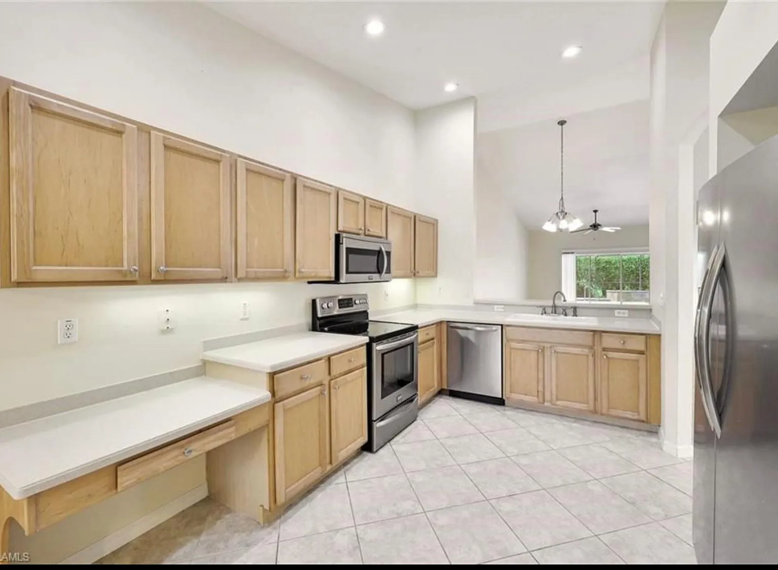6654 Castlelawn Pl — Photo 4