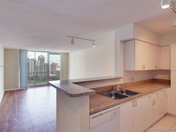 2nd image of 1115 Brickell Bay Dr #2206