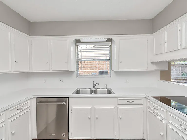 12526 Hazelwood Ln — Photo 20