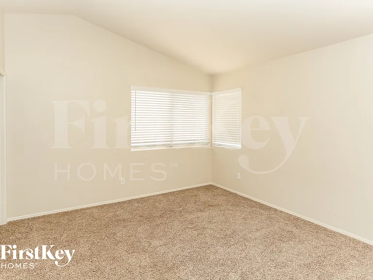 1673 Black Hills Way — Photo 10
