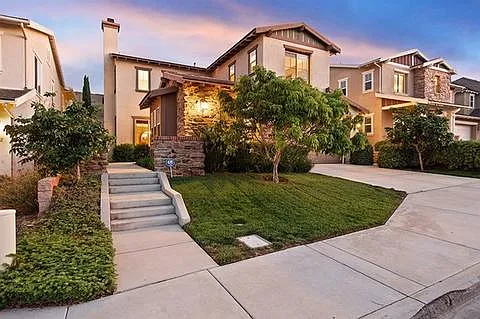 5 bed, 3539 sqft, $11,500 — Photo 3