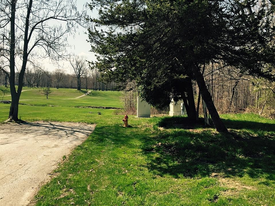 2nd image of 4893 Golf Ave