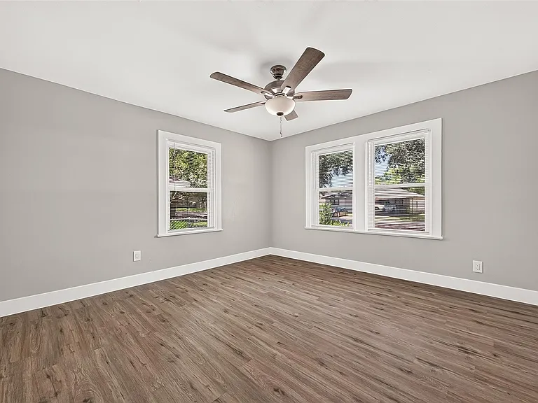 1213 Allen St — Photo 18