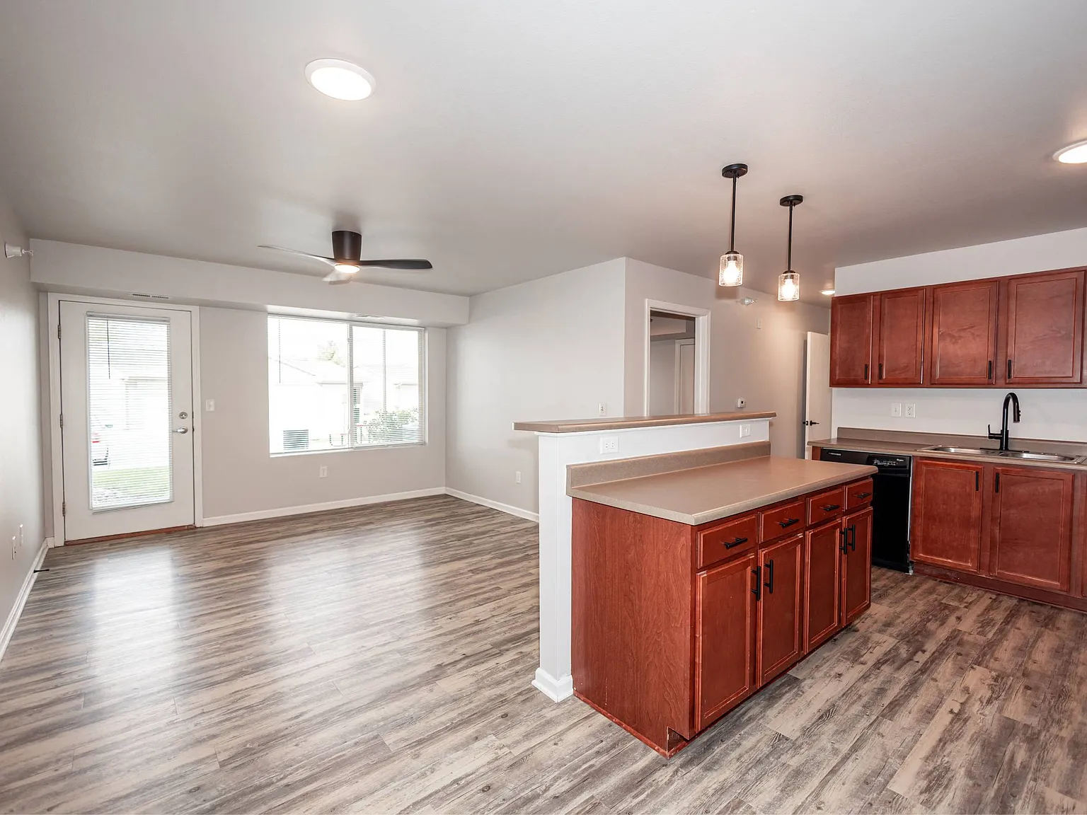 Meadowlark Place — Photo 4