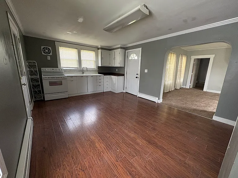 307 W South St — Photo 2
