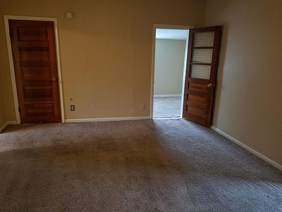 3rd image of 319 N 3rd St APT 4