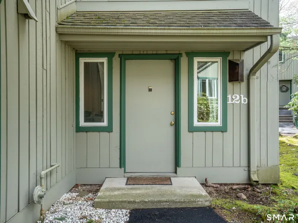 12 Byrne Court #B, Farmington, CT 06032