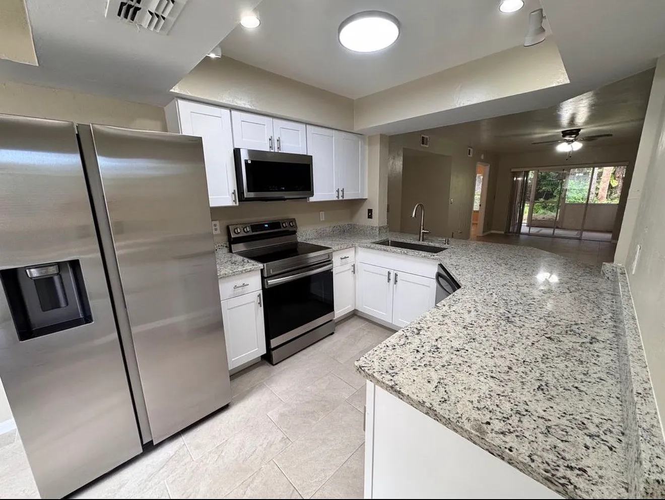 2 bed, 1030 sqft, $1,900 — Photo 1