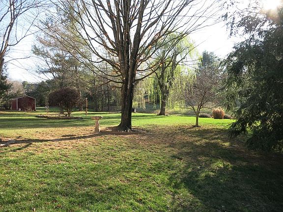5th image of 206 Tinker Mountain Dr