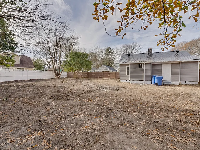 112 East St E — Photo 14
