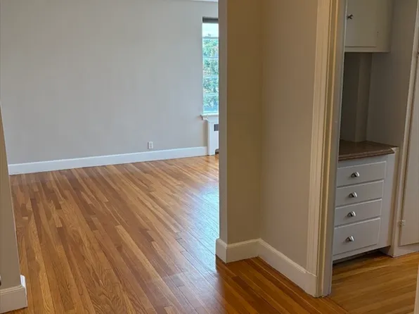 93 Strathmore Rd APT 10, Boston, MA 02135