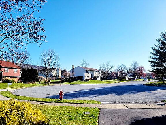 2nd image of 4295 Rhode Island Ct