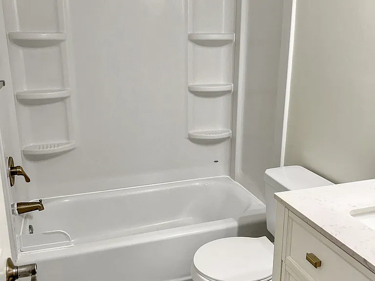 Tradewinds Apartments — Photo 7
