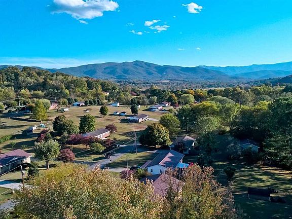 4th image of 517 Crawley Dr