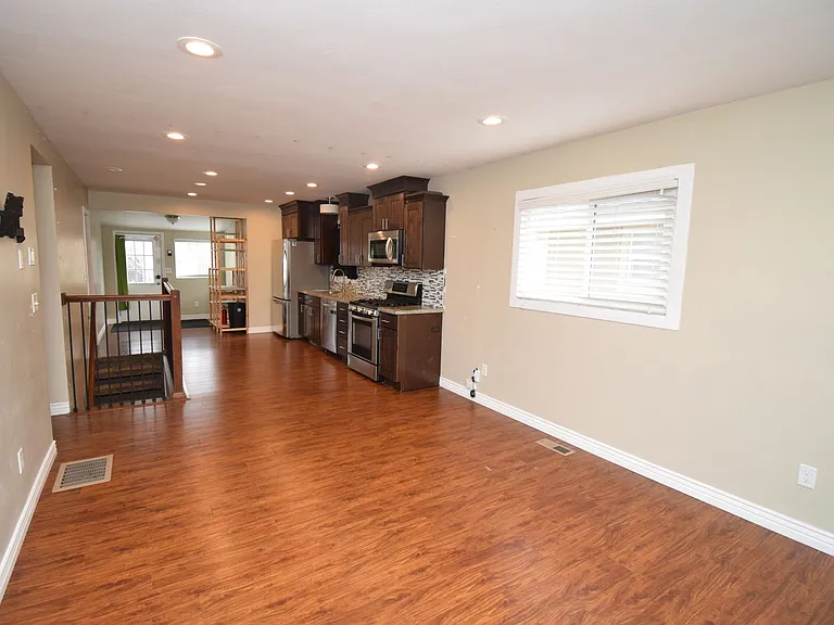 1373 S 200 E — Photo 2