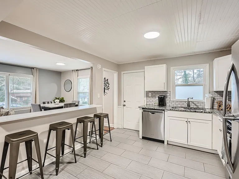 2323 Polar Rock Ave SW — Photo 15