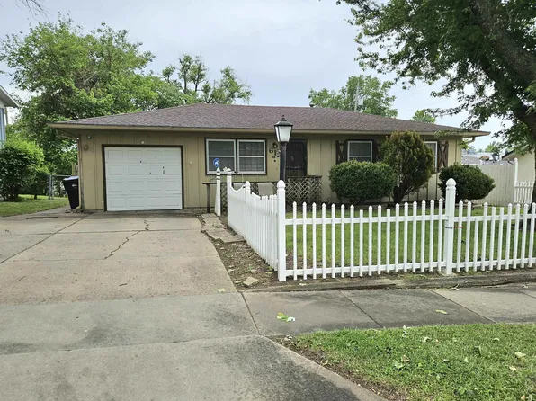 611 SE 35th Ter, Topeka, KS 66605