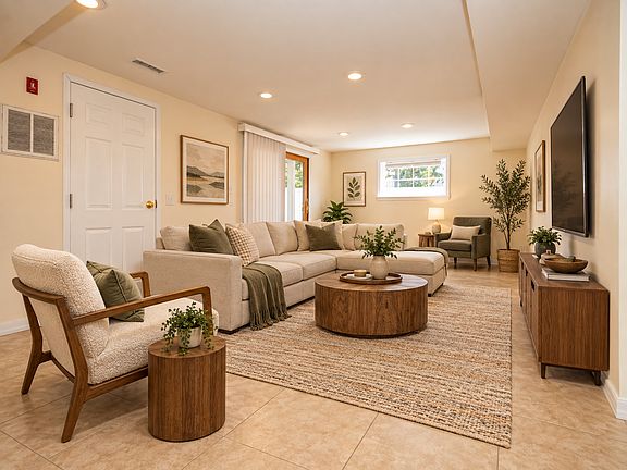 3rd image of 3039 Clubhouse Rd