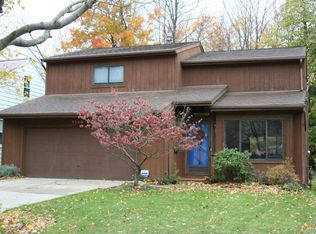 1120 Irene Rd, Lyndhurst, OH 44124