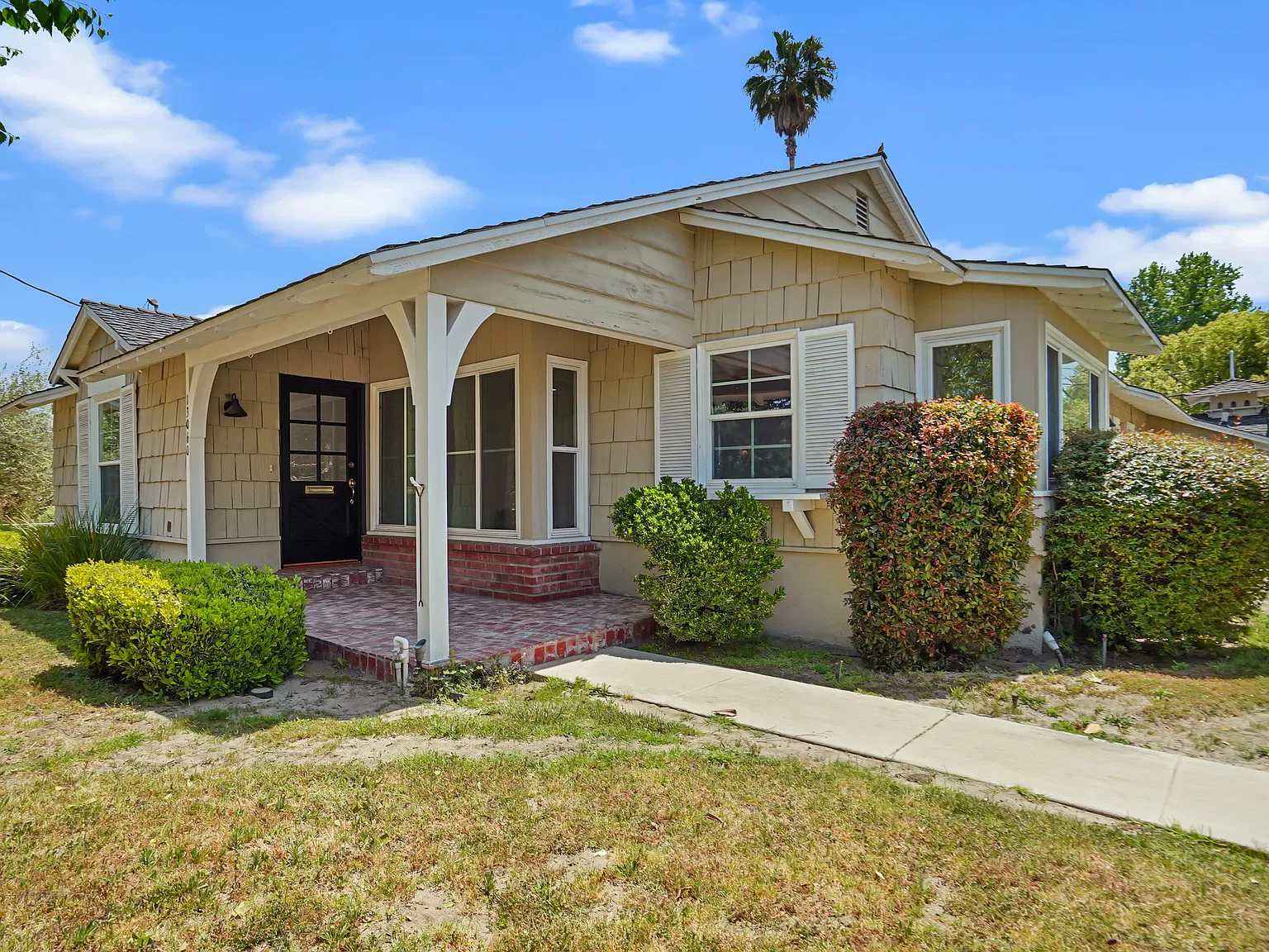 4 bed, 1959 sqft, $6,700 — Photo 1