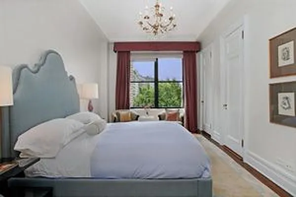 Sold by Douglas Elliman | media 10