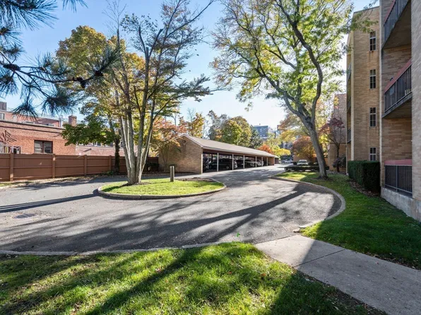 41 Centre St APT 106, Brookline, MA 02446