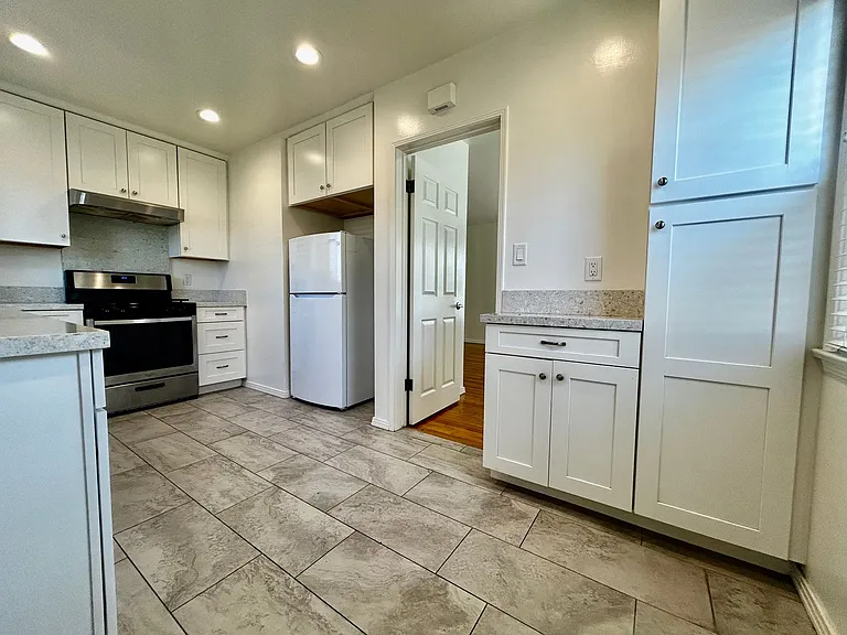 2239 Clark Ave — Photo 16