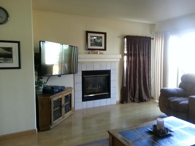 9706 Queenscliffe Dr — Photo 7