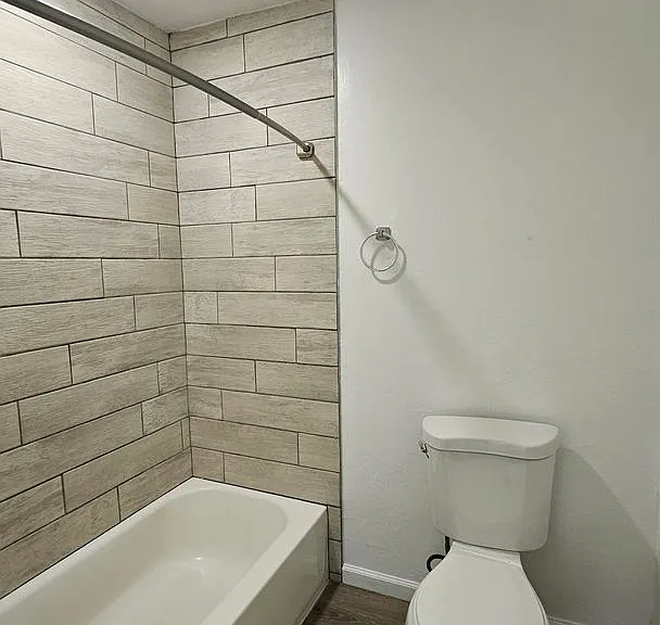 219 Candelaria Rd NW — Photo 4