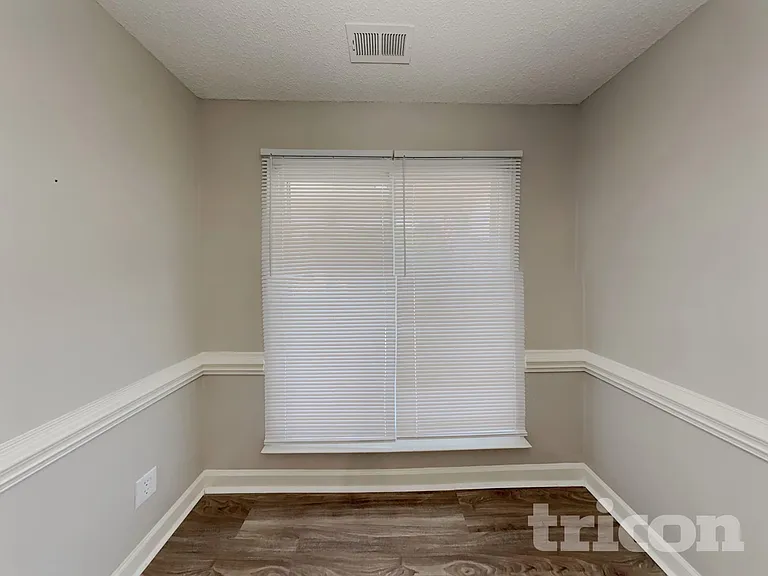 809 Valley Creek Dr — Photo 4