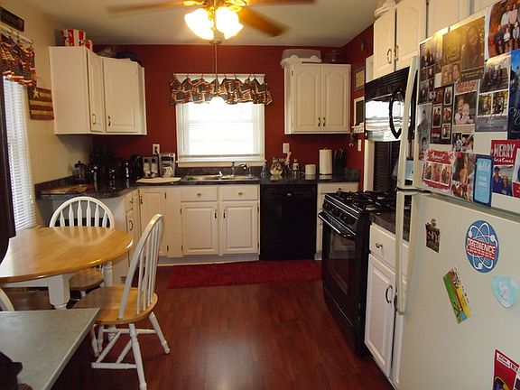 3rd image of 630 Meadow Ct