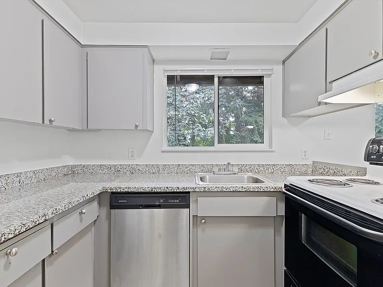 Anchor Apartments — Photo 36