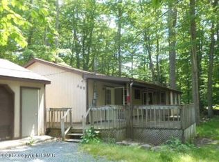 250 Greenbriar Cir, Tobyhanna, PA 18466