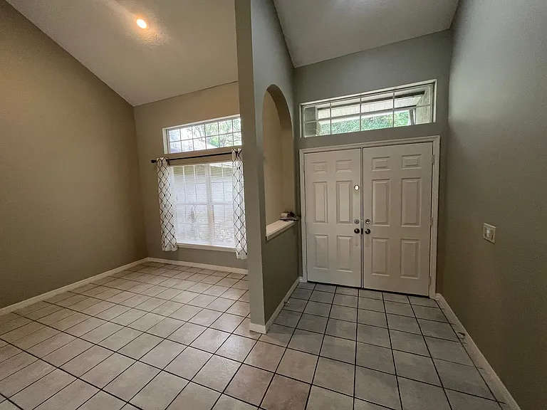 3801 Donna Lynn Ln — Photo 2