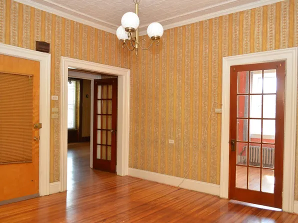 903 19th St #2, Watervliet, NY 12189