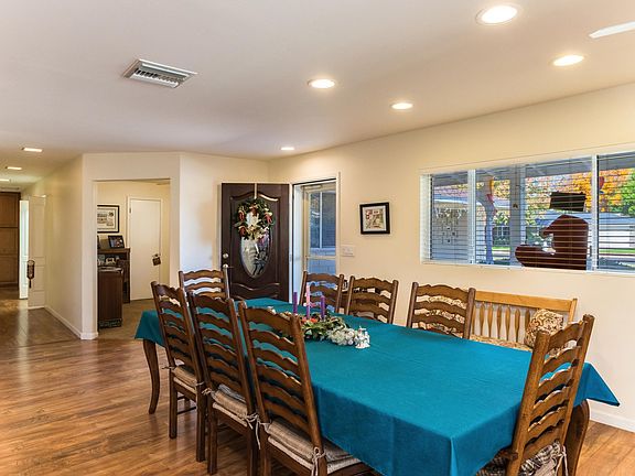 Dining Rm/With Den Adjacent