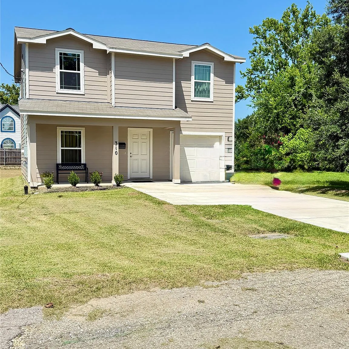 4 bed, 2.5 bath, $1,750 — Photo 1