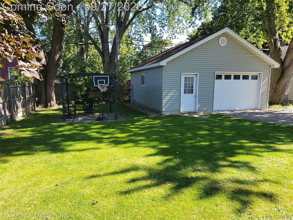 1449 Goffe St, photo 6