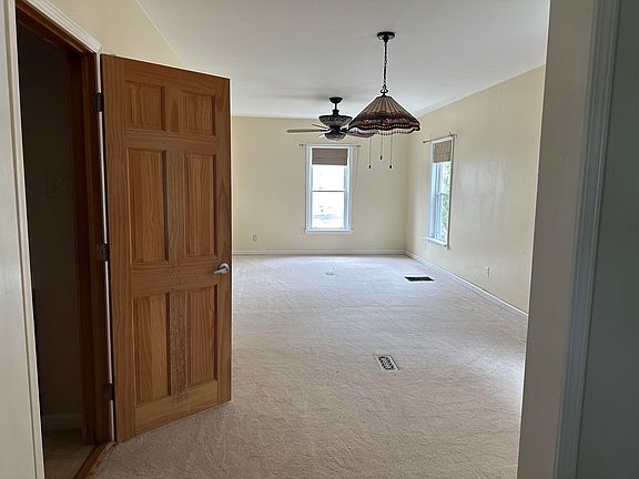 4th image of 24 Pine St