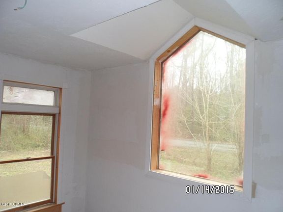 4th image of 152 Country Club Ln