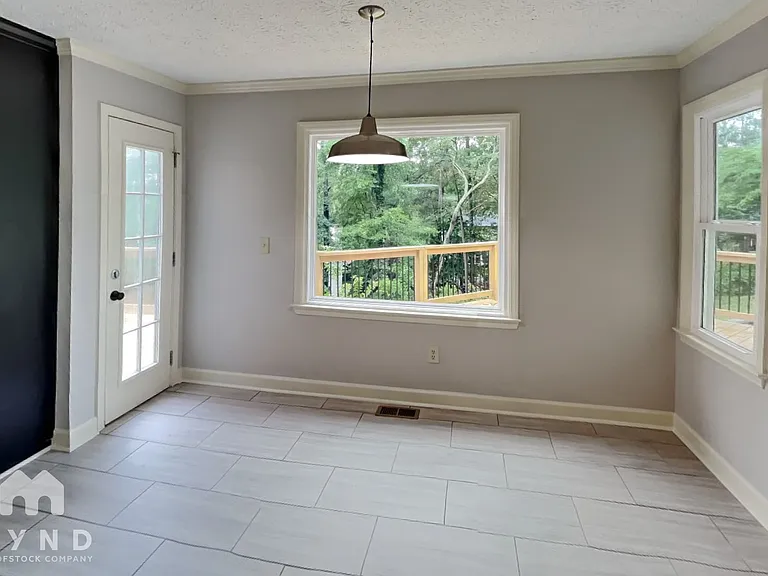 4915 Willow Ln — Photo 5