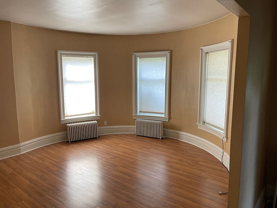 1st image of 645 W Ferry St APT 1